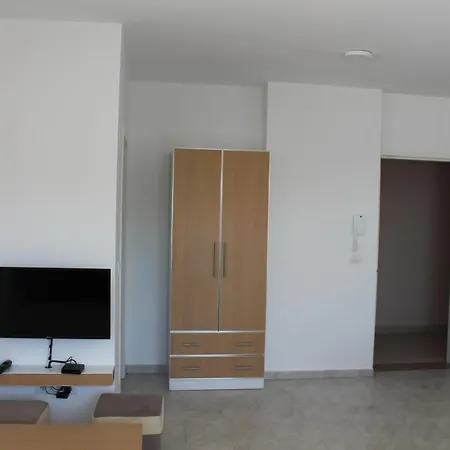 Appartamento Roxhensi Shëngjin